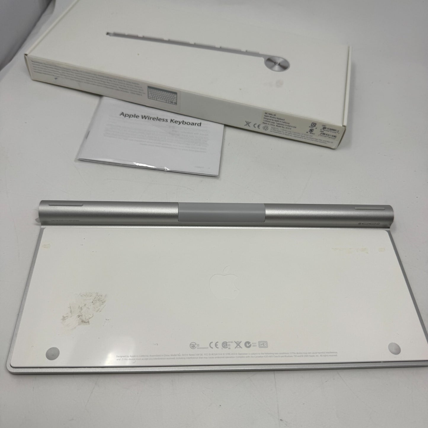 Apple Wireless Bluetooth Magic Keyboard A1314 for Mac Silver Aluminum & White