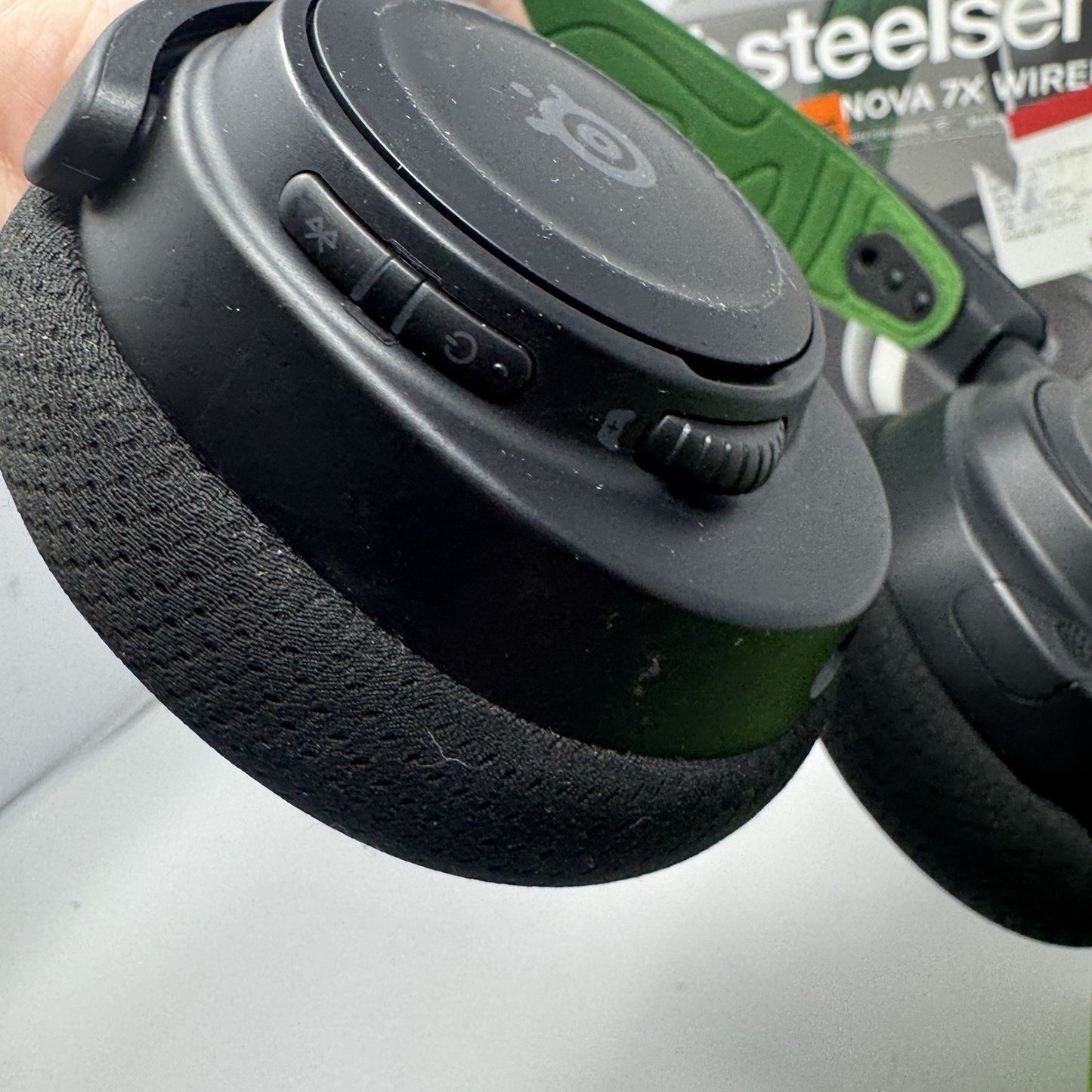 *SteelSeries Arctis Nova 7X Wireless Multi-Platform Gaming Headset