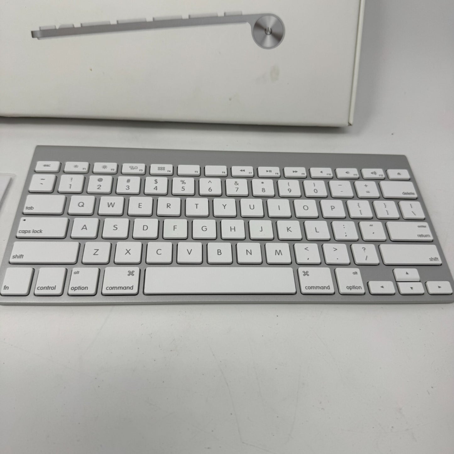 Apple Wireless Bluetooth Magic Keyboard A1314 for Mac Silver Aluminum & White